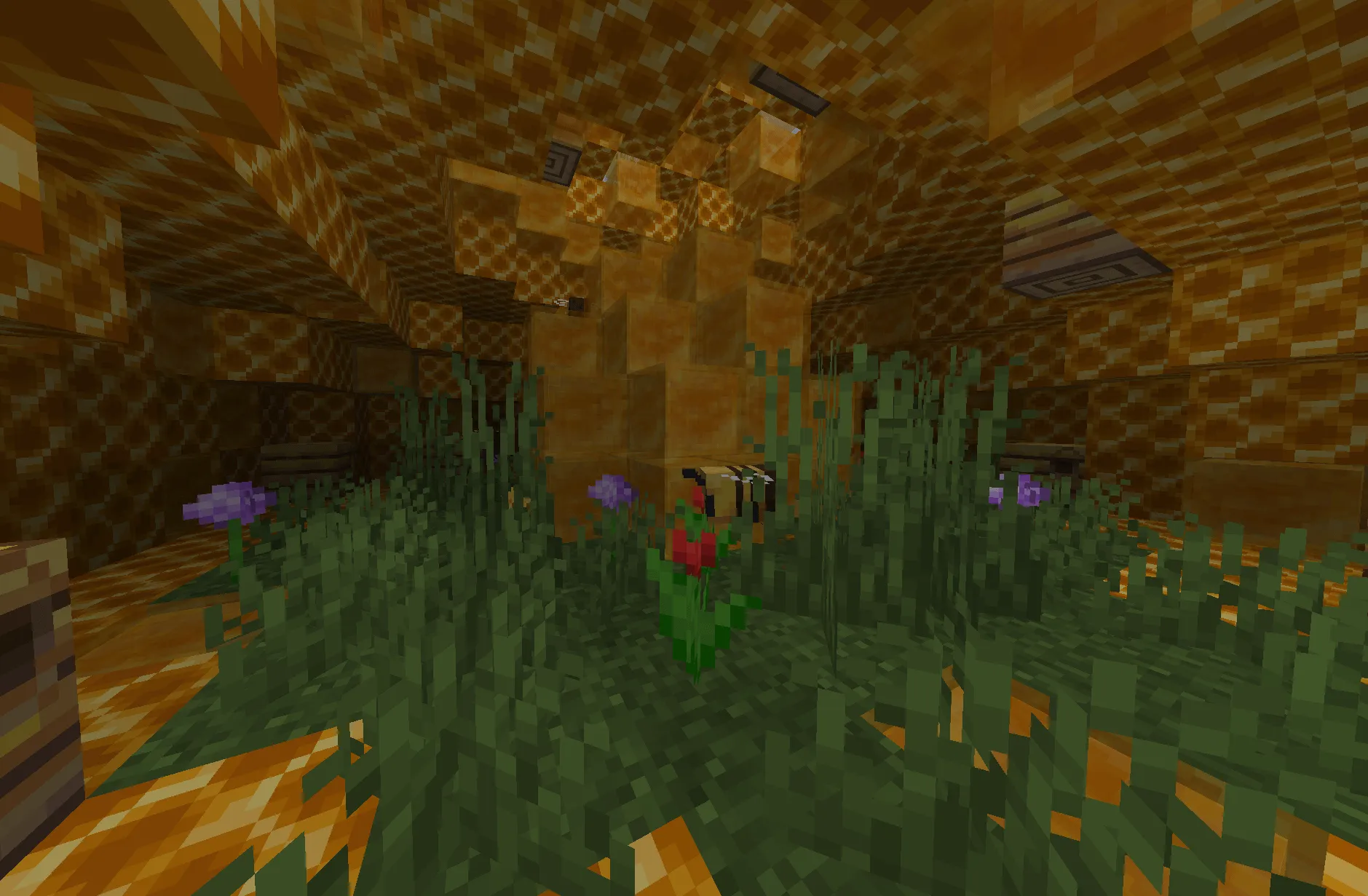 The Hive! More Bee Content — скриншот 1 (Моды, Minecraft)