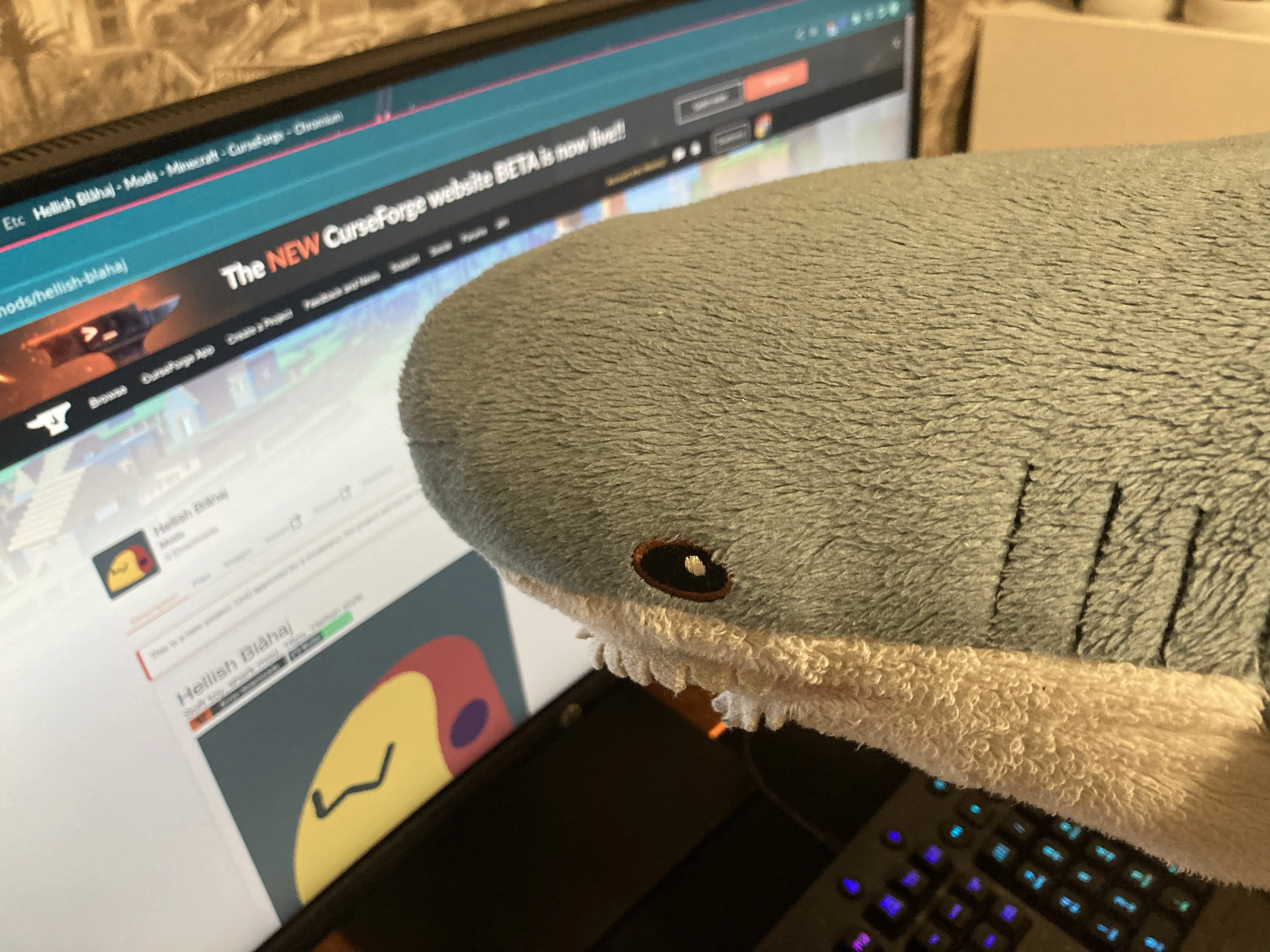 Hellish Blåhaj, Моды, Minecraft